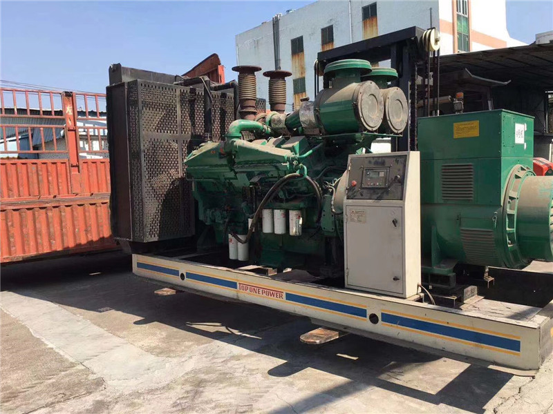 濠江如何判断柴油发电机组的机油温度是否达到了合适的预热温度？